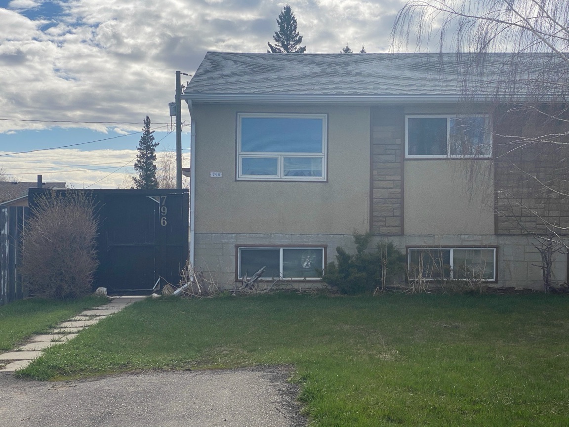 796 Isabel Crescent
